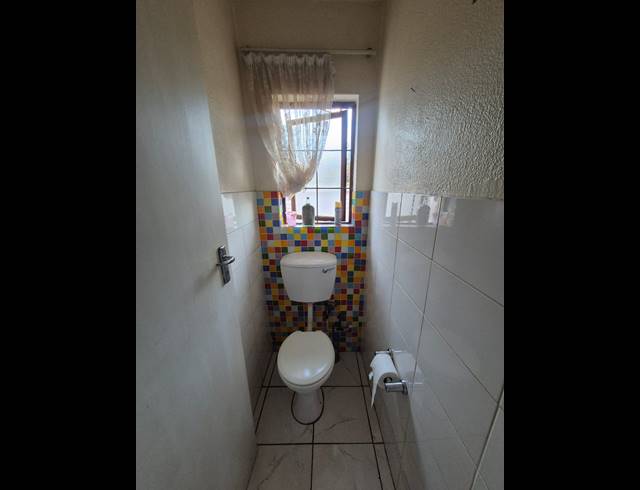 2 BEDROOM TOWNHOUSE FOR SALE IN VANDERBIJLPARK SE 3